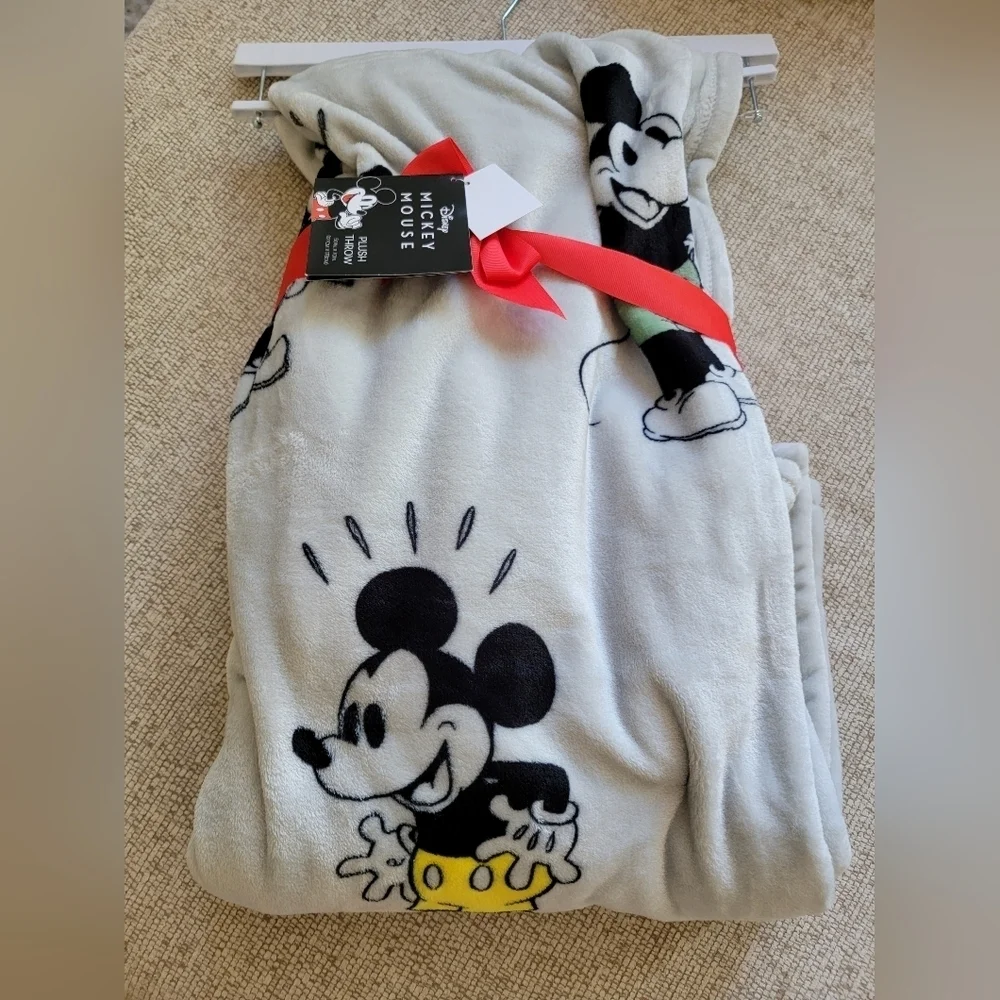 Disney Mickey Mouse Plush Throw NWT
